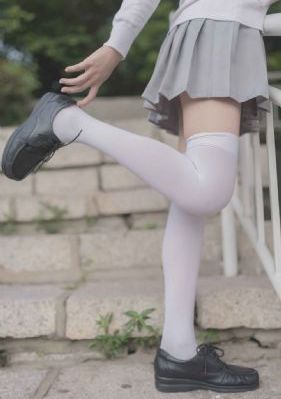 老色歌26uuu四月停香_高清完整视频