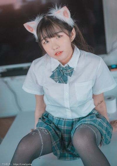 手伸进她的乳罩里揉搓着_HD韩国电影在线观看